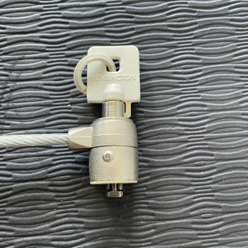 Kensington laptop cable